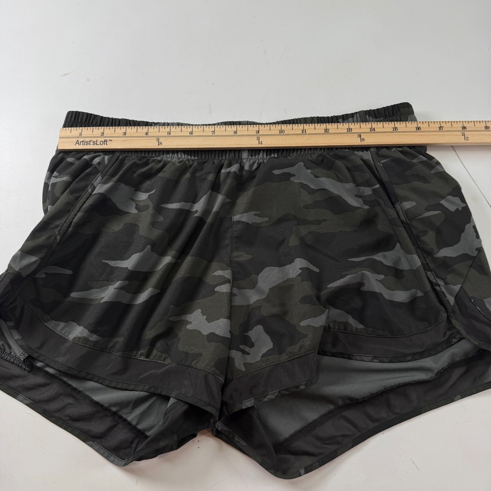 Athleta Printed Mesh Racer Run Shorts 4" Camo Size Large Gray Olive Green - Picture 5 of 7